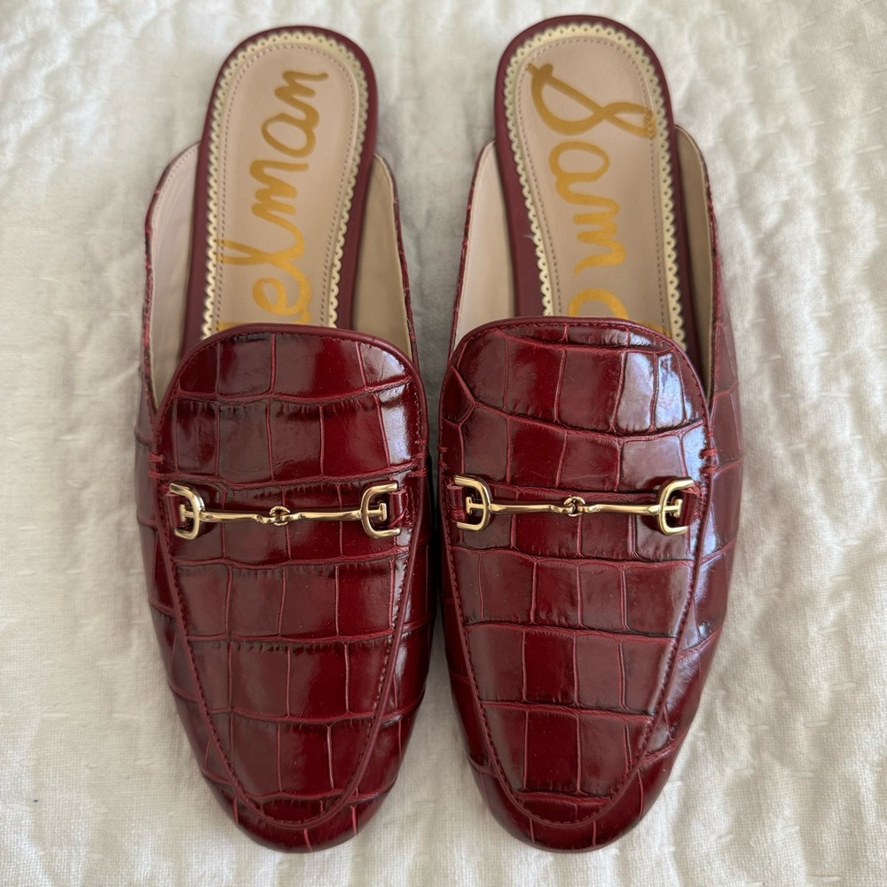 NWOB Sam Edelman Linnie  Loafer Mules in a Croc Embossed Leather Size 7